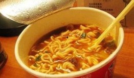 阿姨爆料速食面条视频,阿姨爆料视频曝光惊人内幕